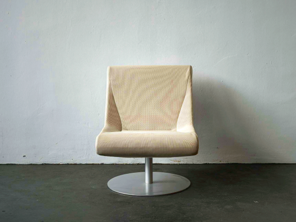 Cassina IXC Boomerang Plus Swivel Chair by Gwenael Nicolas