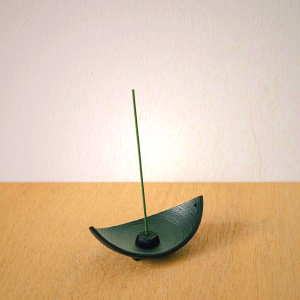 Nambu Tekki Sasafune S Cast Iron Incense Holder - Authentic Japanese Ironware