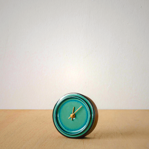 Sugy Two-Way Ceramic Clock Ao Namako Glaze Japanese Decor