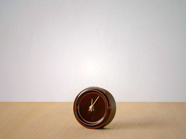 Sugy Two-Way Clock Amber Glaze | Handcrafted Ceramic Timepiece