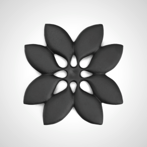 Nambu Tekki Cast Iron Trivet Laurel Design by Sumitani Saburo Shoten