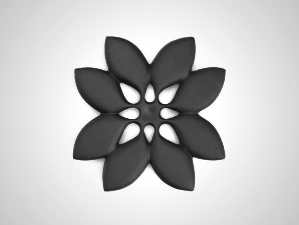 Nambu Tekki Cast Iron Trivet Laurel Design by Sumitani Saburo Shoten